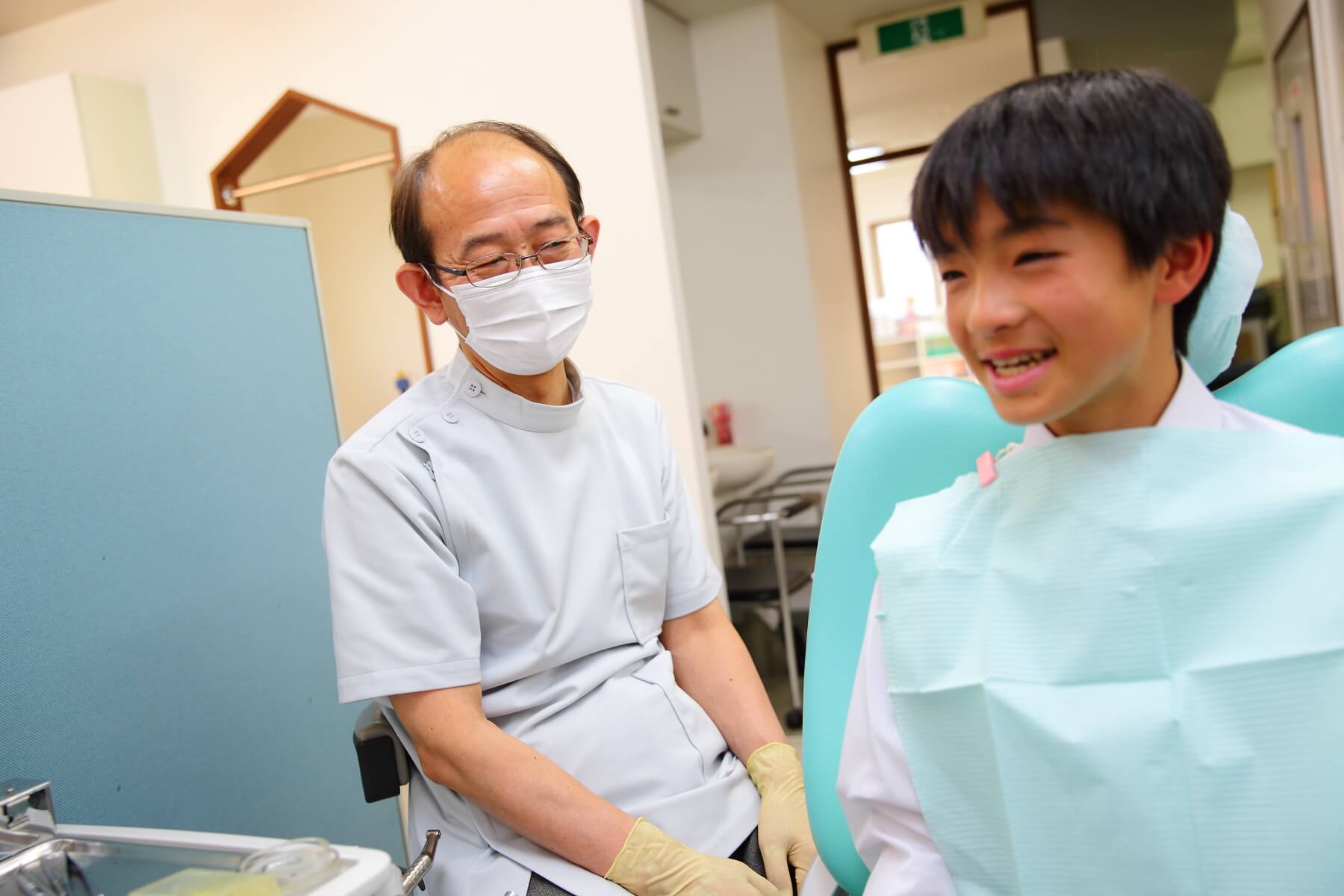 先生と男の子の患者様